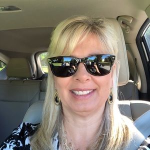 Meet your Posher, Nancy